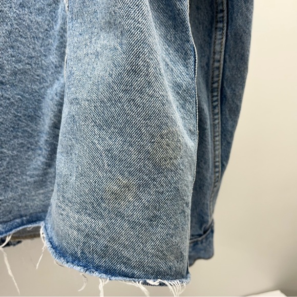 Old Navy Women’s Jean Jacket With Frayed Hem - Size XL - Picture 4 of 7